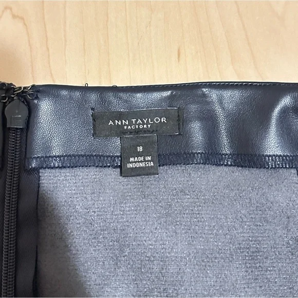 Mini Skirt - Picture 2 of 3